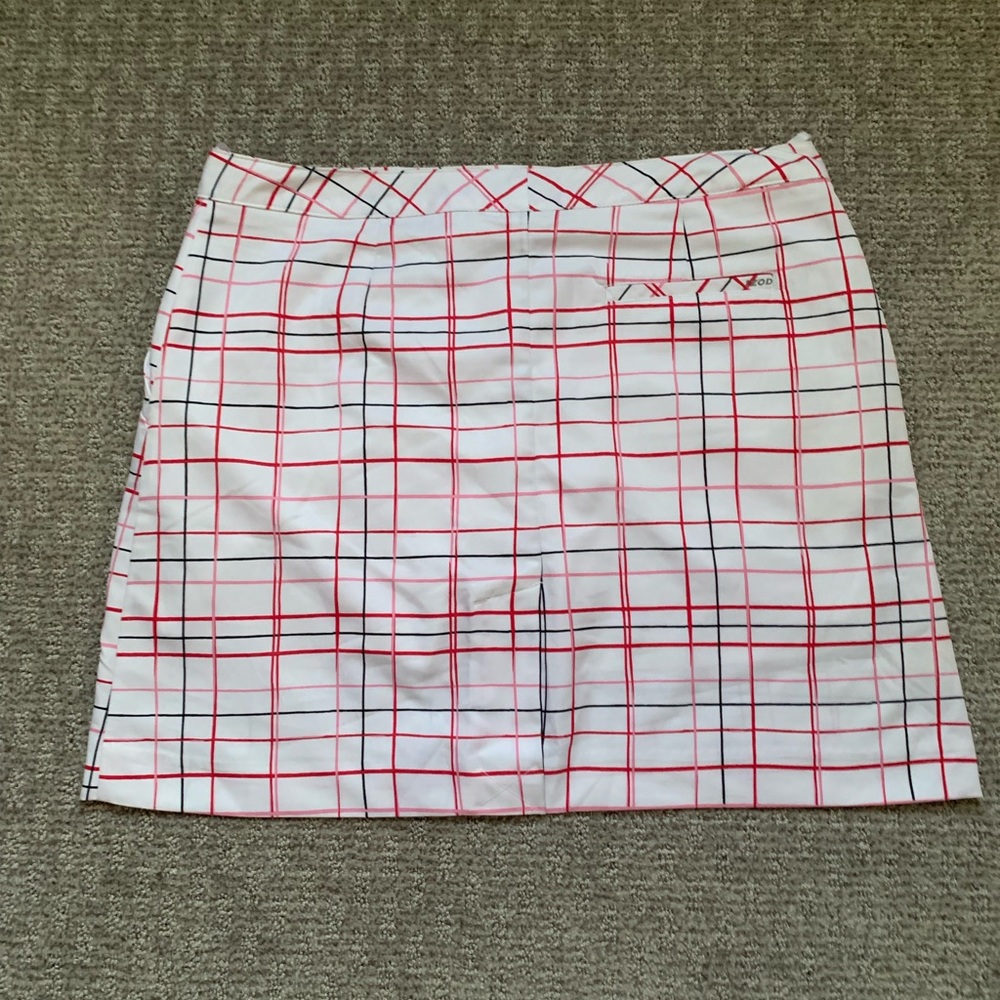 Izod skort with bright colors.